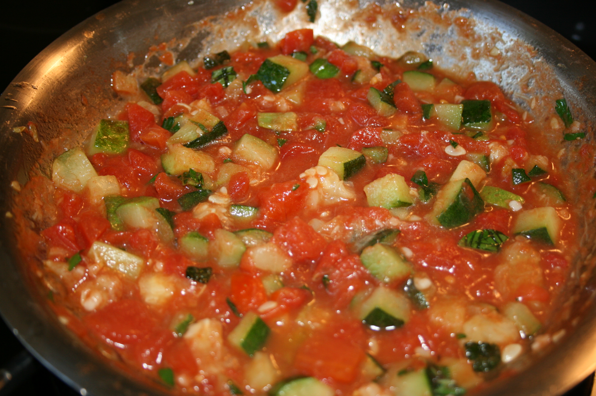 Кабачки с помидорами на сковороде